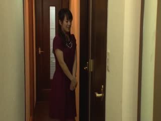 TEM-037家にやって来た息子の友達を誘惑し、息子が寝ている間にさらに挑発！第05集—熟女人妻6-6